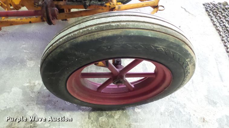 image for item DM9191 Mayrath Mobile tractor