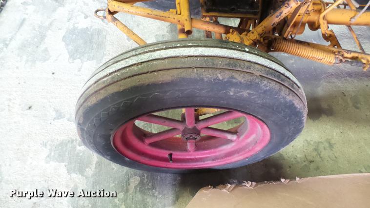 image for item DM9191 Mayrath Mobile tractor