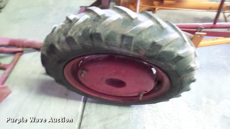 image for item DM9191 Mayrath Mobile tractor