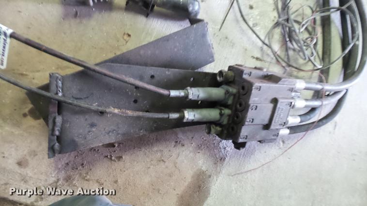 image for item DM9201 Loader hydraulics