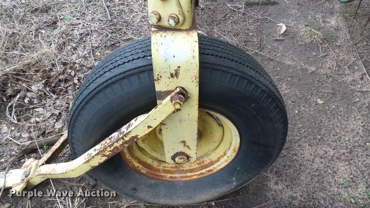 image for item DM9222 John Deere hay rake