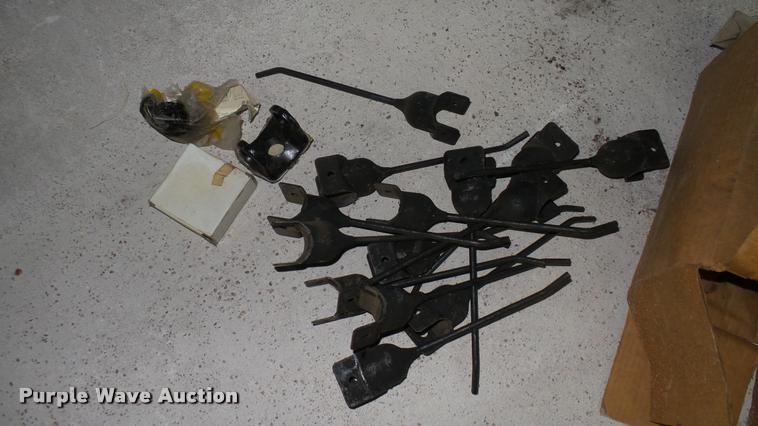 image for item DM9222 John Deere hay rake