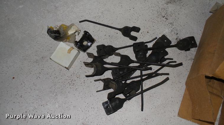 image for item DM9222 John Deere hay rake