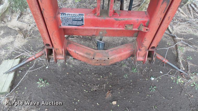 image for item DM9223 New Holland 90 bale handler