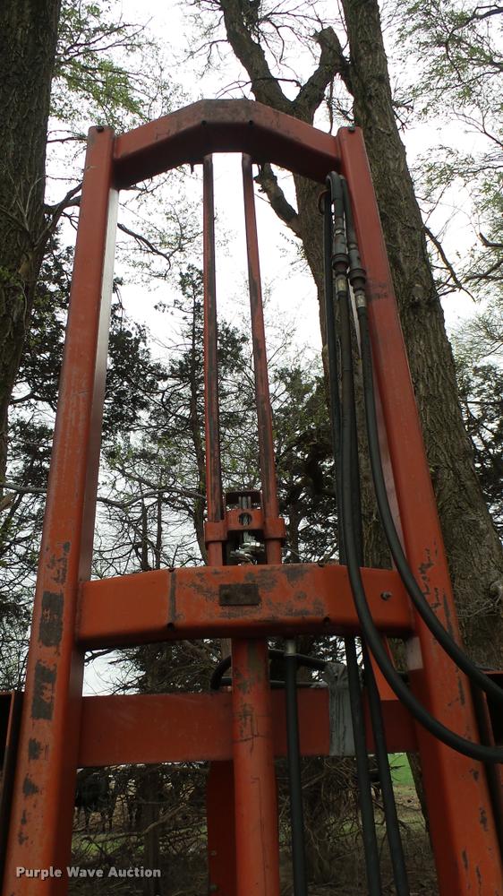 image for item DM9223 New Holland 90 bale handler