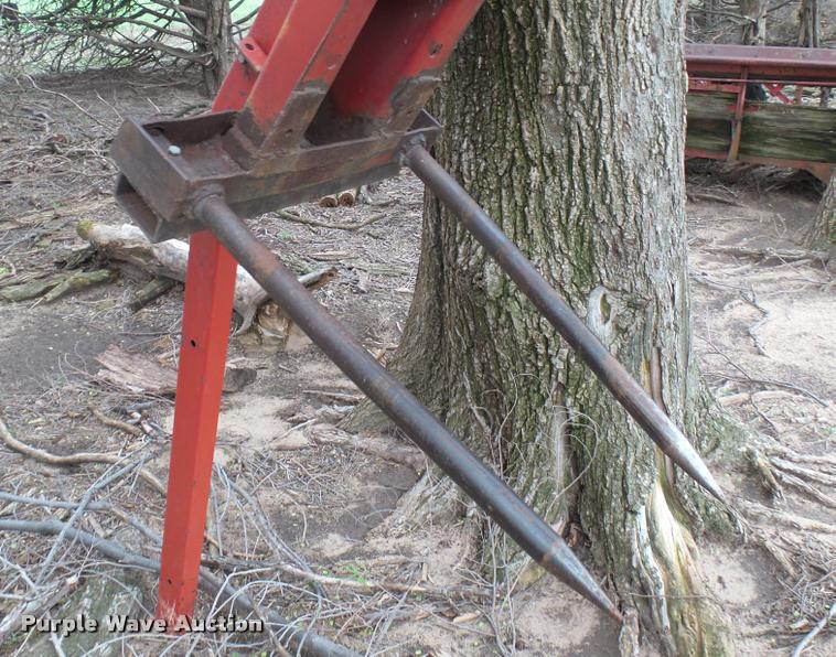 image for item DM9223 New Holland 90 bale handler