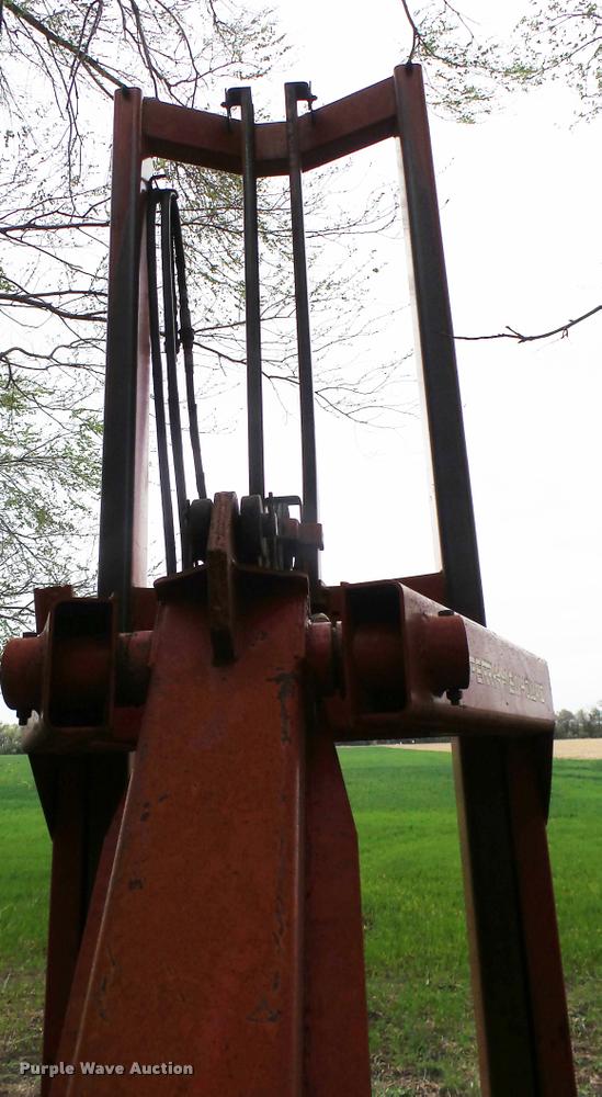 image for item DM9223 New Holland 90 bale handler