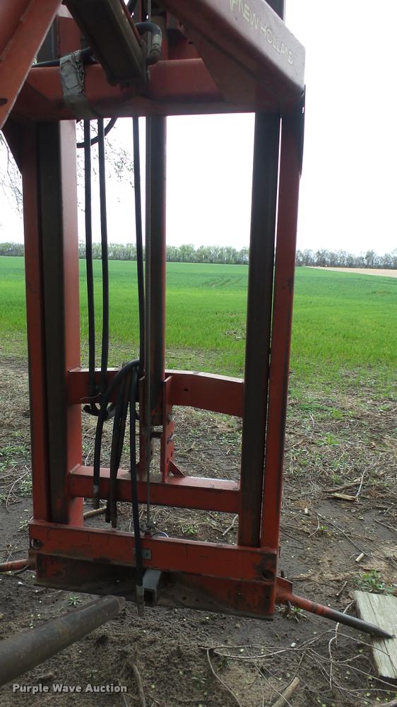 image for item DM9223 New Holland 90 bale handler