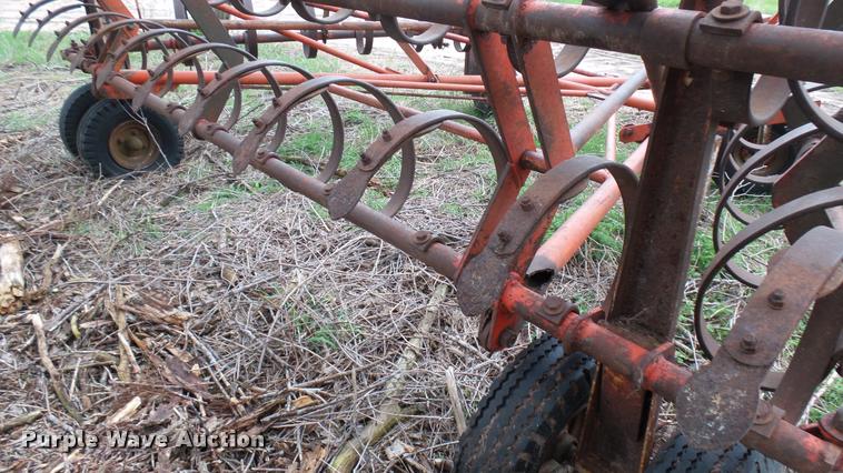 image for item DM9226 Spring tooth harrow