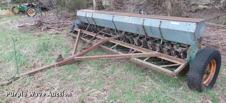 image for item DM9228 Grain drill