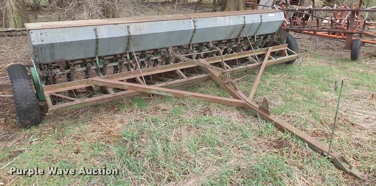 image for item DM9228 Grain drill