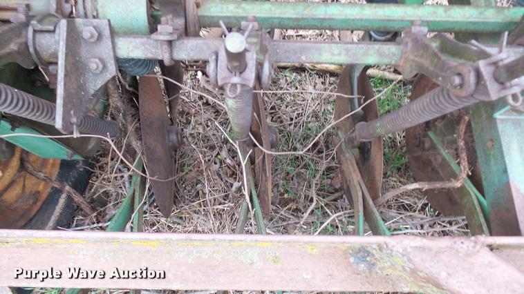 image for item DM9228 Grain drill