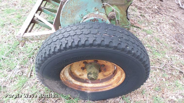 image for item DM9228 Grain drill