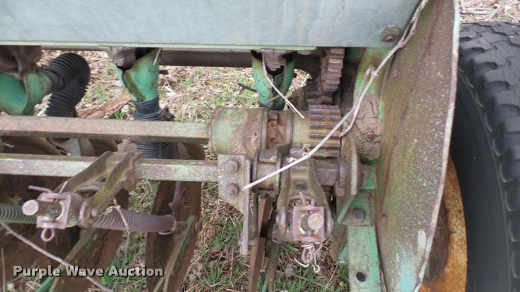 image for item DM9228 Grain drill