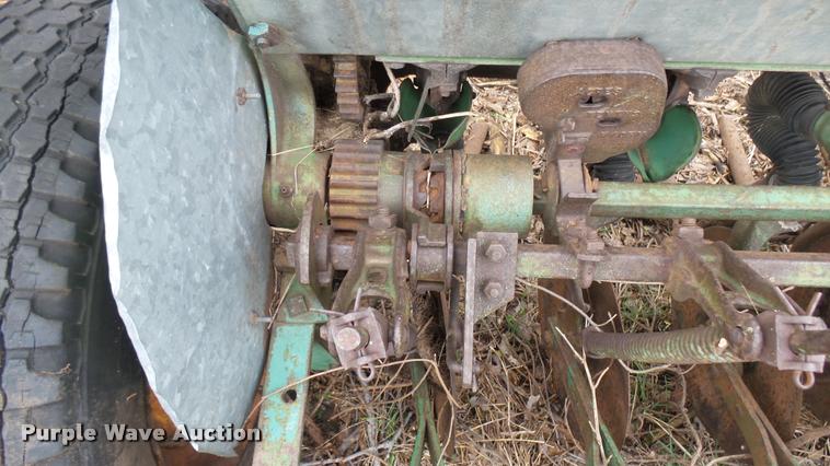 image for item DM9228 Grain drill