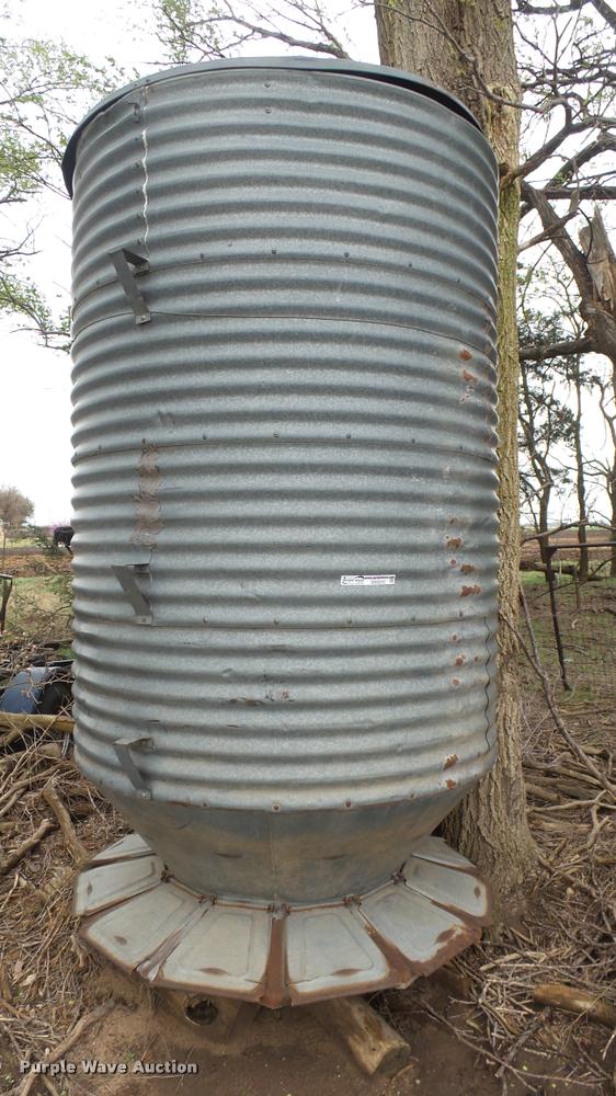 image for item DM9230 Hog feeder