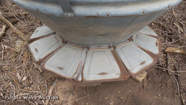 image for item DM9230 Hog feeder