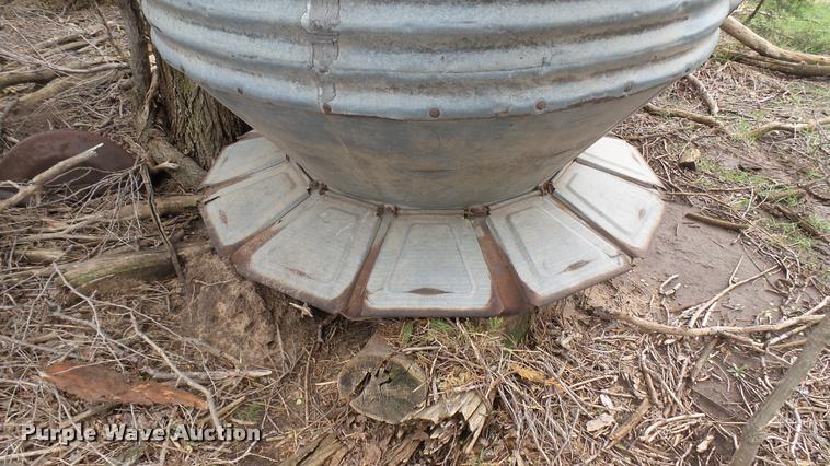 image for item DM9230 Hog feeder