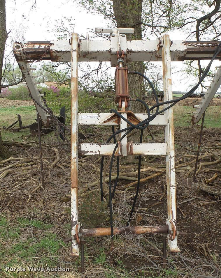 image for item DM9232 DewEze Bale Hugger 165 unroller