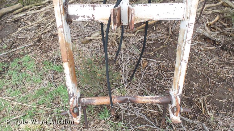 image for item DM9232 DewEze Bale Hugger 165 unroller