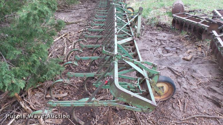 image for item DM9235 John Deere C7 field cultivator