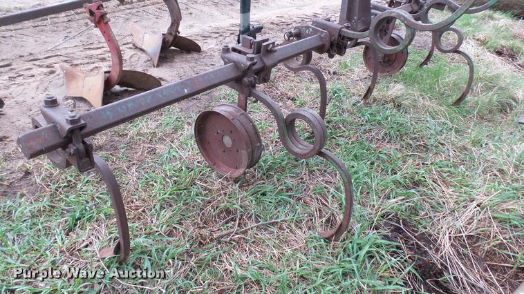 image for item DM9237 Cultivator