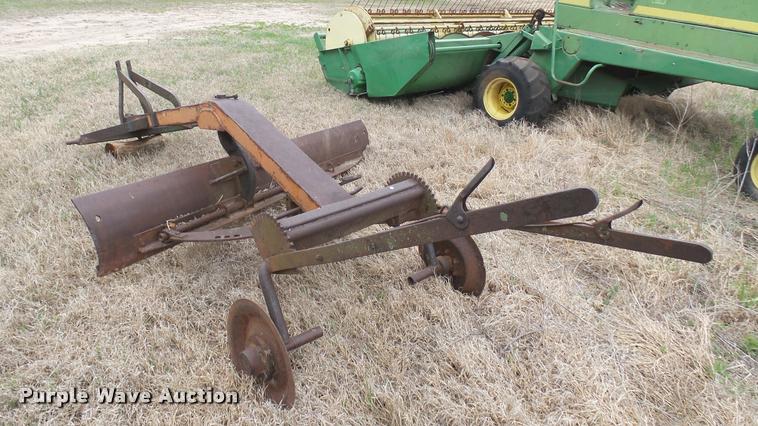 image for item DM9245 Grader