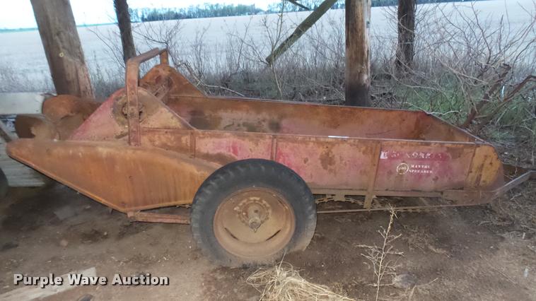 image for item DS9103 McCormick manure spreader