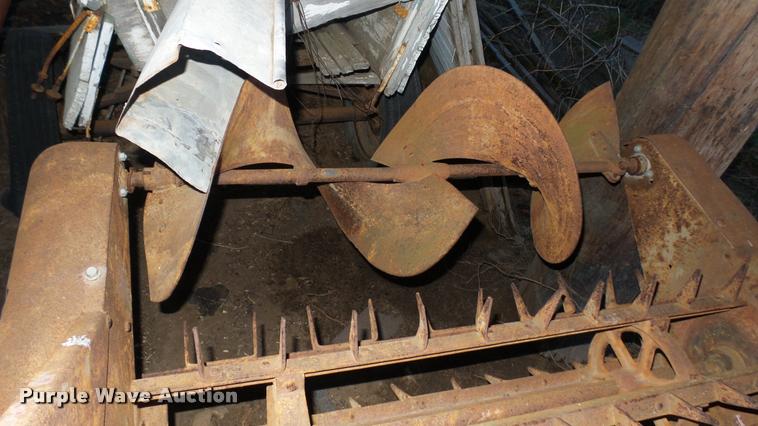 image for item DS9103 McCormick manure spreader