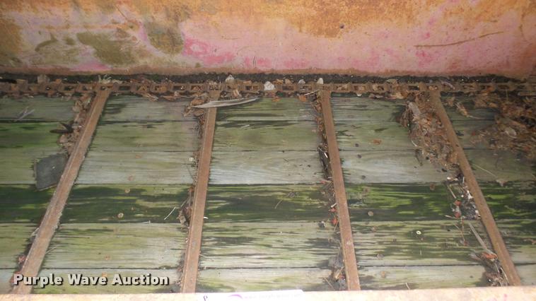 image for item DS9103 McCormick manure spreader