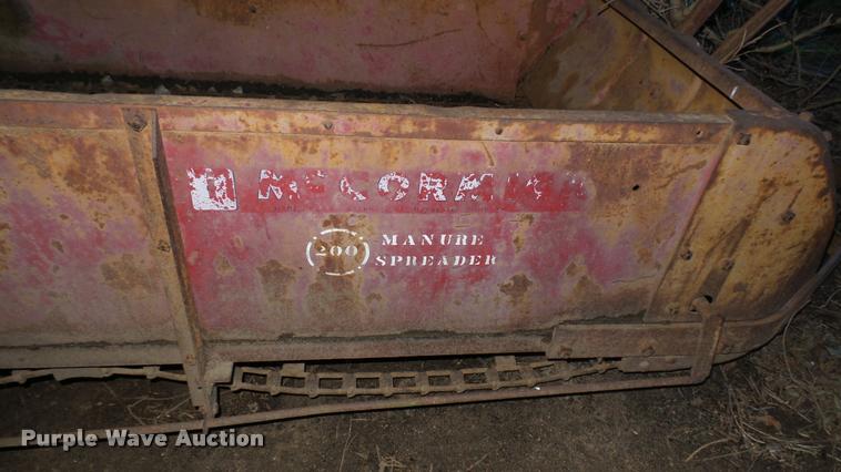 image for item DS9103 McCormick manure spreader