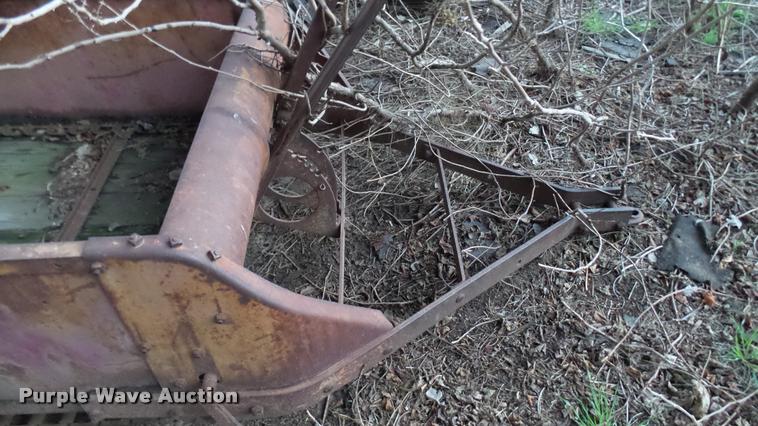 image for item DS9103 McCormick manure spreader