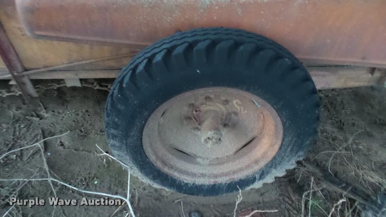 image for item DS9103 McCormick manure spreader