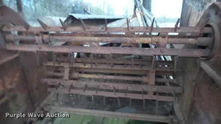 image for item DS9103 McCormick manure spreader