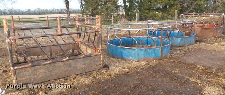 image for item DS9107 (4) hay bale feeders