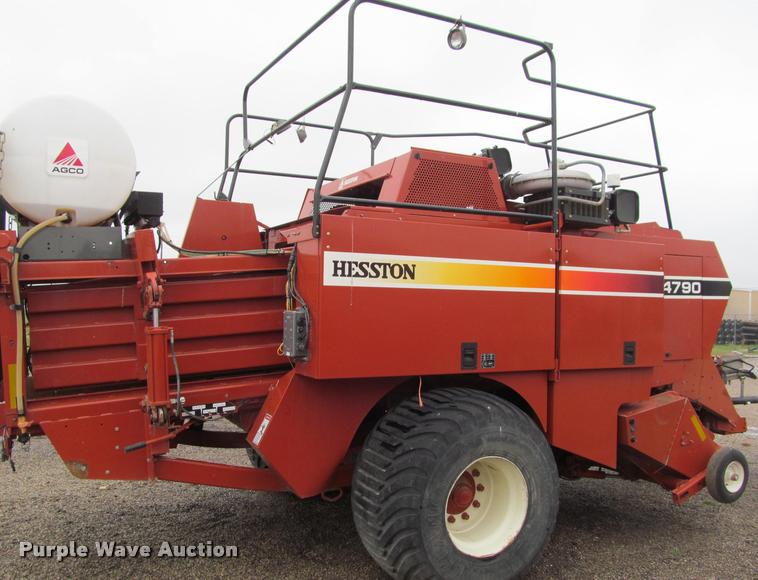 image for item DT9520 2005 Hesston 4790 square baler
