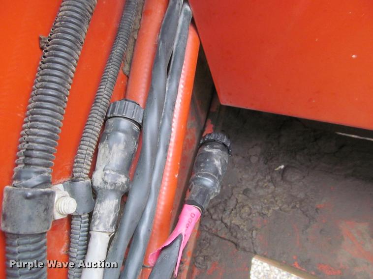 image for item DT9520 2005 Hesston 4790 square baler