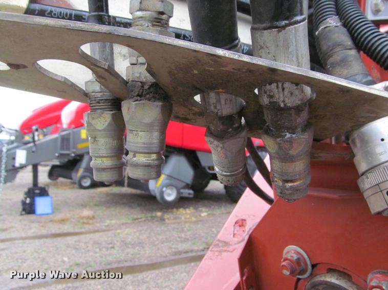 image for item DT9520 2005 Hesston 4790 square baler