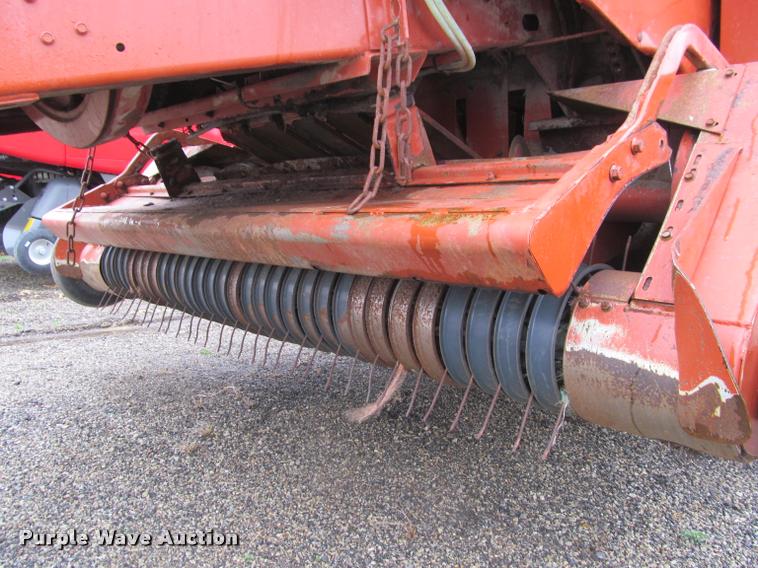 image for item DT9520 2005 Hesston 4790 square baler