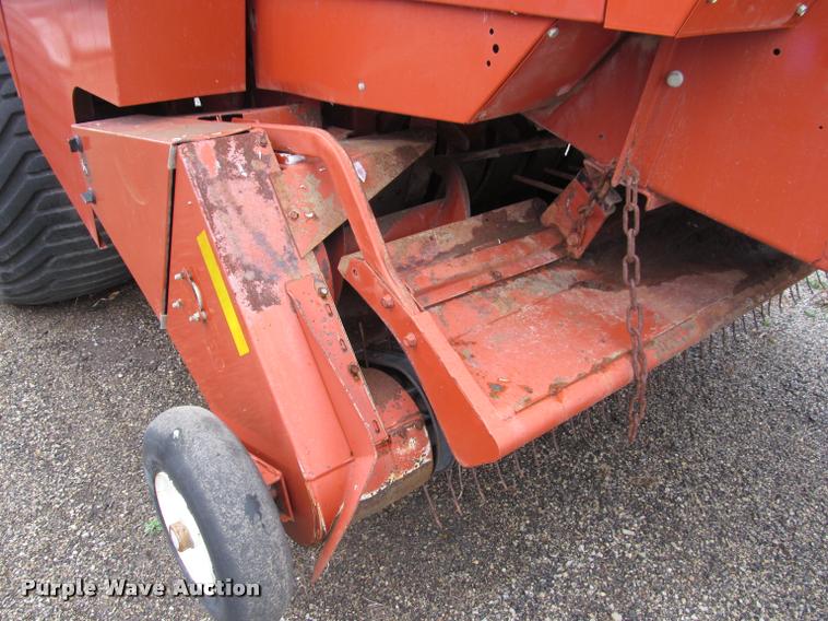 image for item DT9520 2005 Hesston 4790 square baler