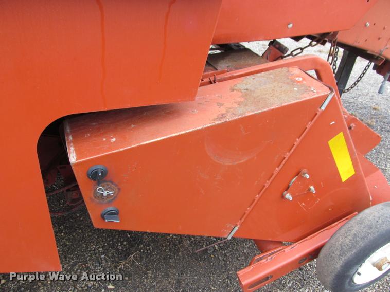 image for item DT9520 2005 Hesston 4790 square baler