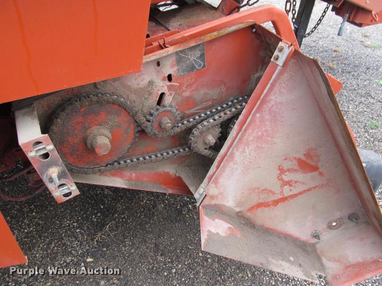 image for item DT9520 2005 Hesston 4790 square baler