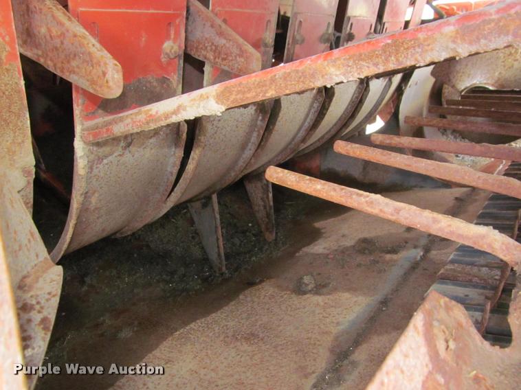 image for item DT9520 2005 Hesston 4790 square baler