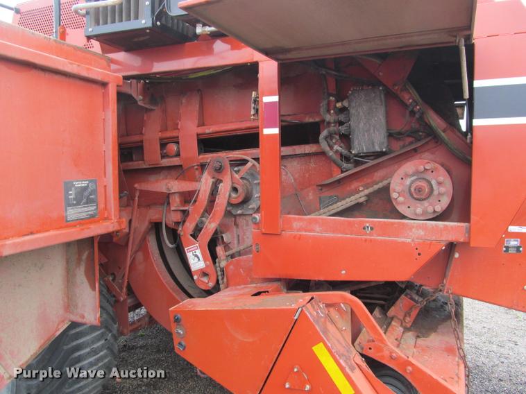 image for item DT9520 2005 Hesston 4790 square baler