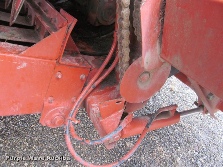 image for item DT9520 2005 Hesston 4790 square baler