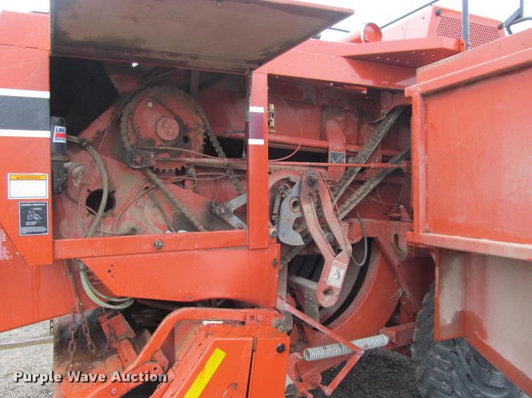 image for item DT9520 2005 Hesston 4790 square baler