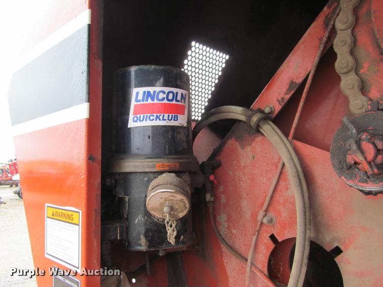 image for item DT9520 2005 Hesston 4790 square baler