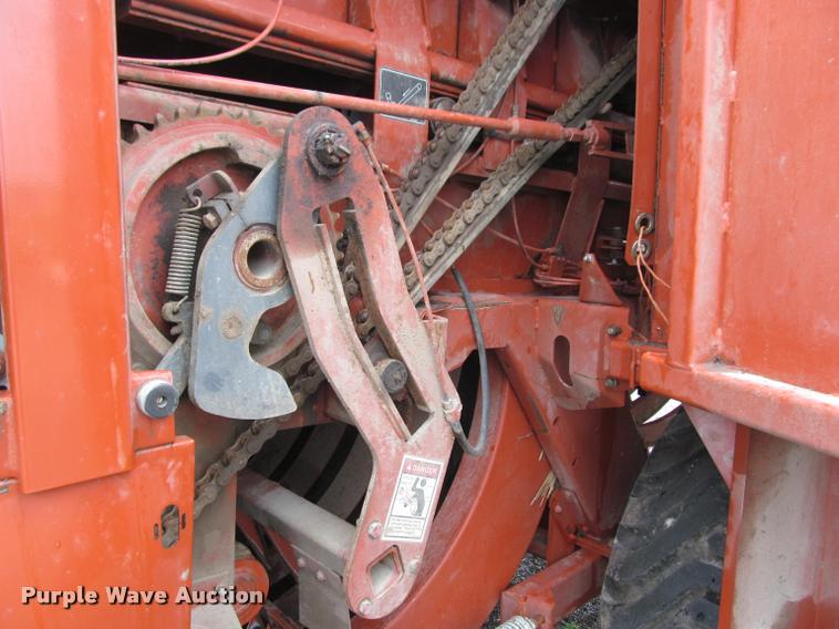 image for item DT9520 2005 Hesston 4790 square baler