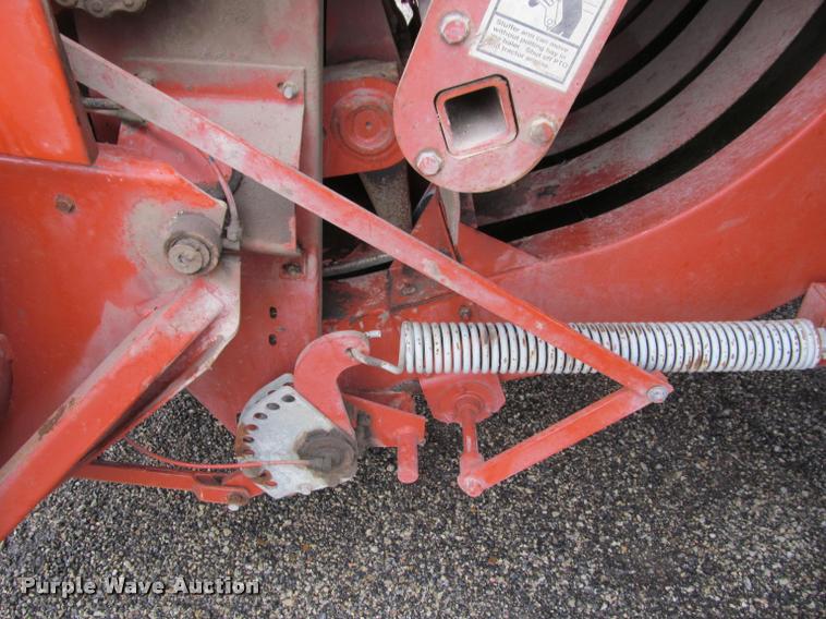 image for item DT9520 2005 Hesston 4790 square baler