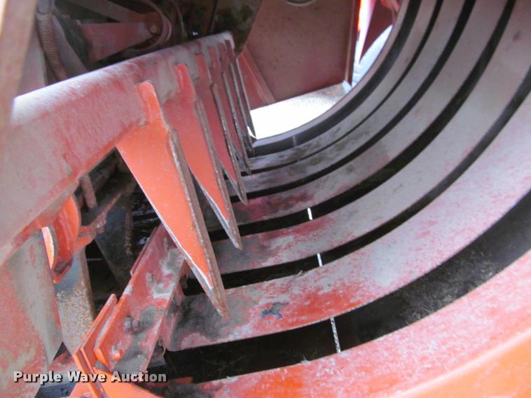 image for item DT9520 2005 Hesston 4790 square baler